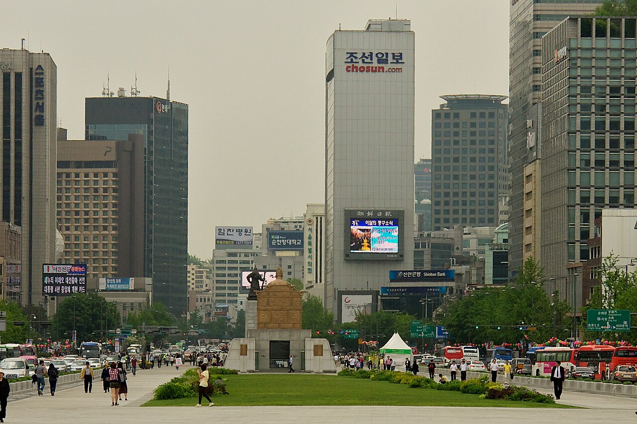 Gwanghwamun Square (광화문광장)