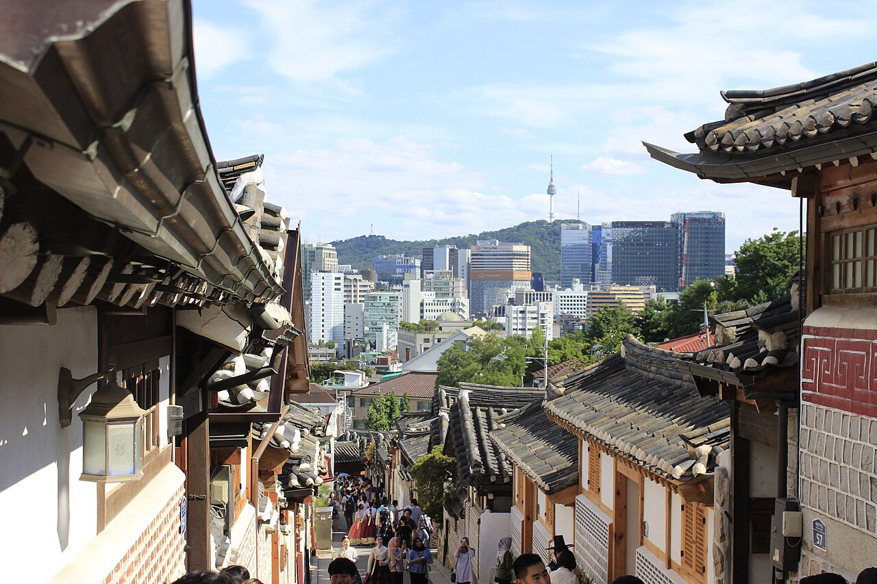 Bukchon Hanok Village (북촌한옥마을)